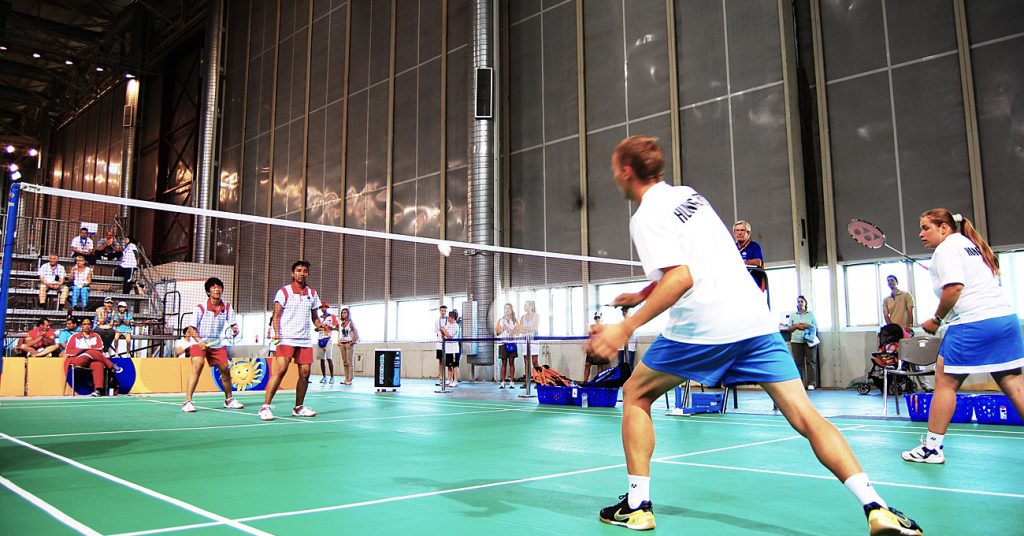 badminton rules singles and doubles